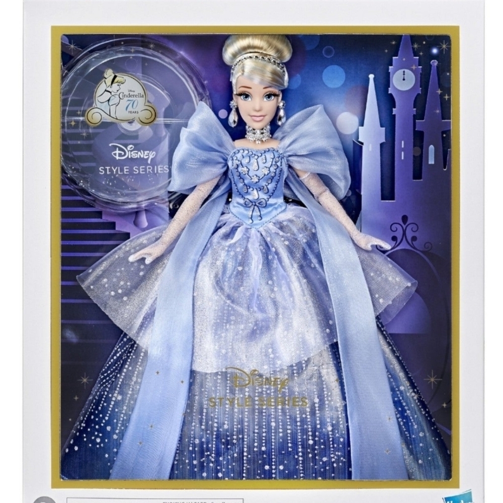 Disney Princess Style Series
Cinderella Collector-NEW